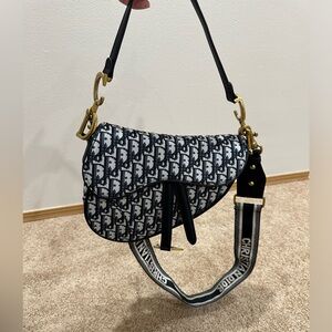 Shoulder or crossbody purse
